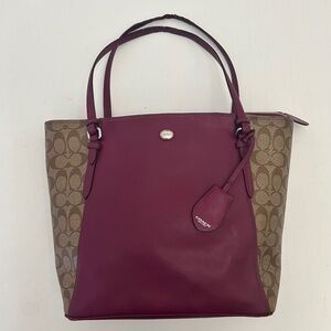 Coach Peyton Leather Zip Top Tote Berry w/ contrasting Signature “C” side panels